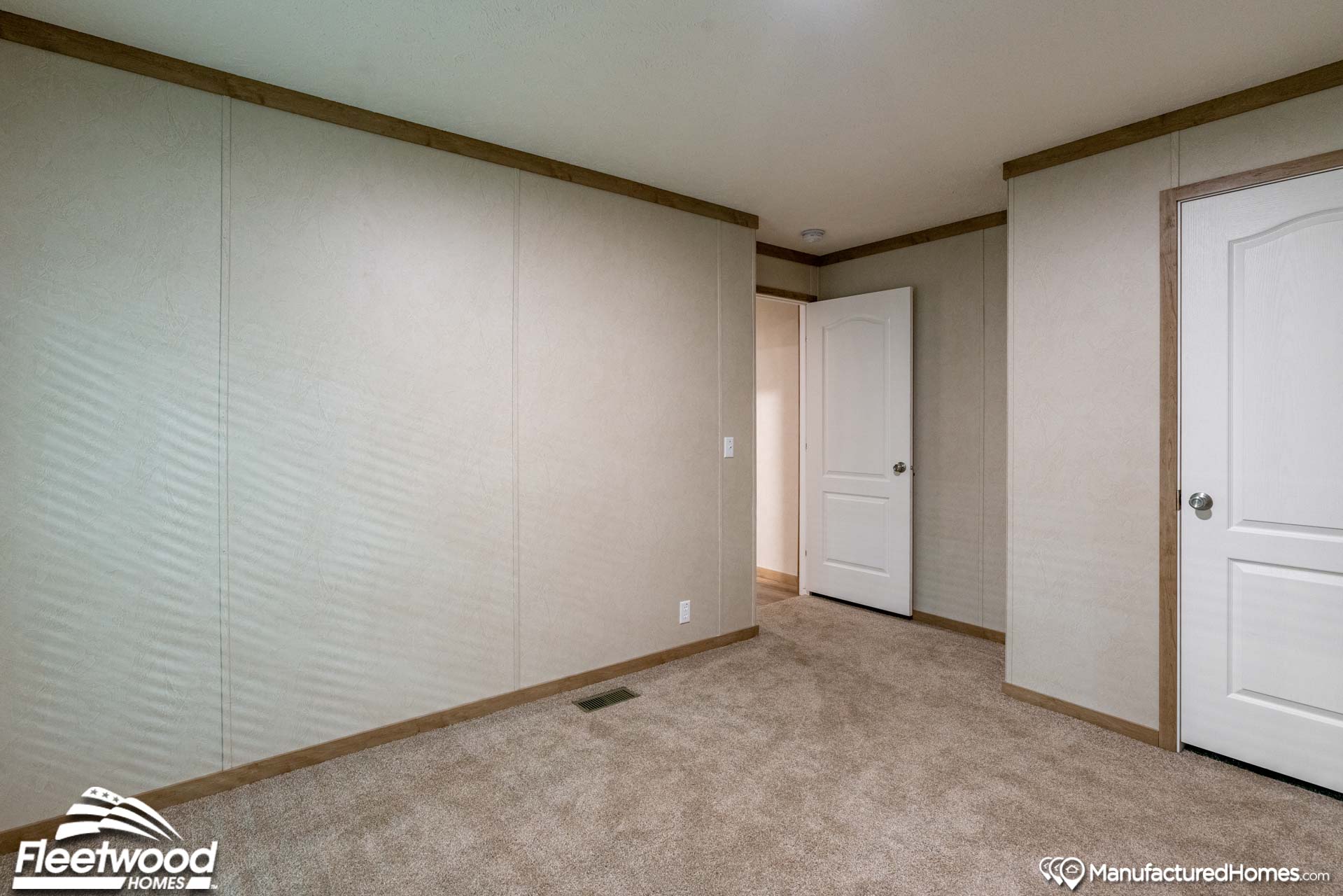 Canyon Lake 32583H The Magnolia For Sale by Spartan Homes of Como